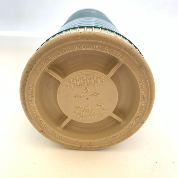 Vintage Retro Thermos Aladdin's Blue & Cream Pint Size with Handle & Cup Lid - Picture 6 of 11